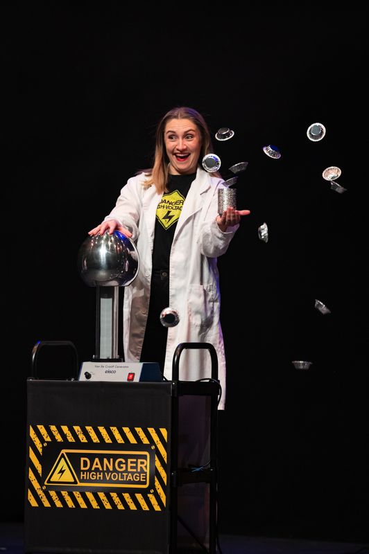 A person uses a static machine.